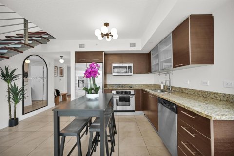Copropriété à louer à Miami, Floride: 2 chambres, 117.71 m2 № 2154894 - photo 7