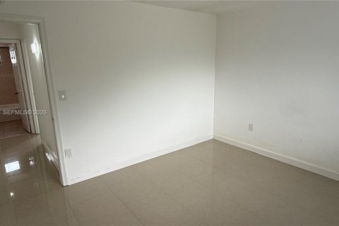 Condo in North Miami Beach, Florida, 2 bedrooms № 2081181 - photo 28