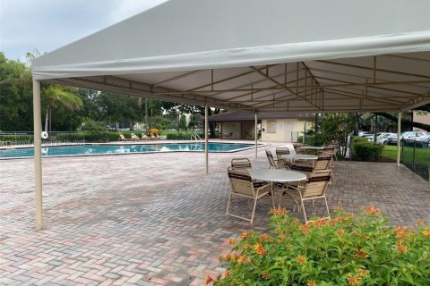 Купить кондоминиум в Пемброк-Пайнс, Флорида 2 спальни, 110.83м2, № 1897916 - фото 24