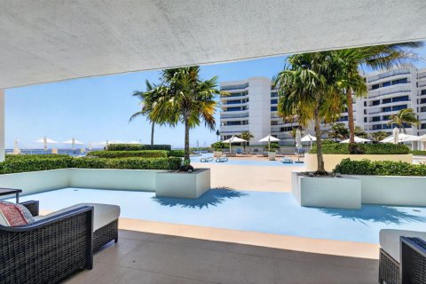 Condo in South Palm Beach, Florida, 2 bedrooms  № 2158185