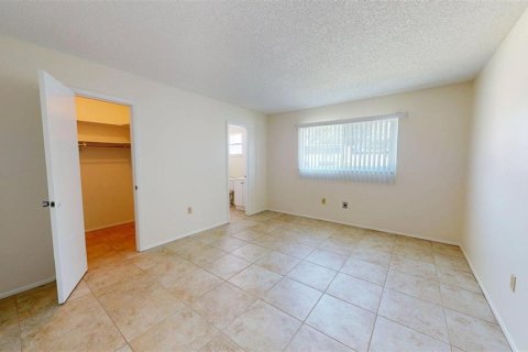 Villa ou maison à louer à Sarasota, Floride: 2 chambres, 123.75 m2 № 2308242 - photo 22