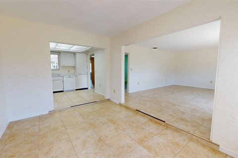 Villa ou maison à louer à Sarasota, Floride: 2 chambres, 123.75 m2 № 2308242 - photo 16