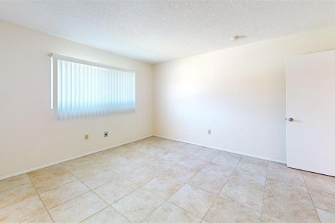 Villa ou maison à louer à Sarasota, Floride: 2 chambres, 123.75 m2 № 2308242 - photo 25