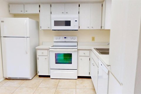 Villa ou maison à louer à Sarasota, Floride: 2 chambres, 123.75 m2 № 2308242 - photo 13