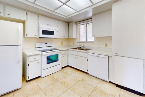 Villa ou maison à louer à Sarasota, Floride: 2 chambres, 123.75 m2 № 2308242 - photo 14
