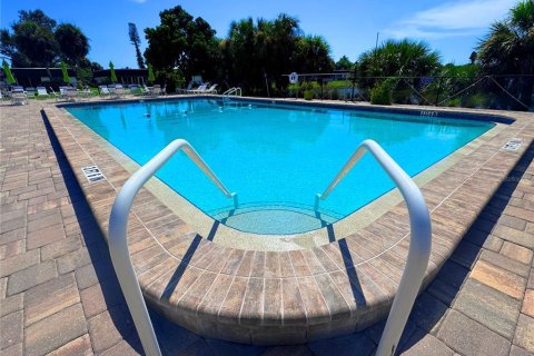 Villa ou maison à louer à Sarasota, Floride: 2 chambres, 123.75 m2 № 2308242 - photo 4