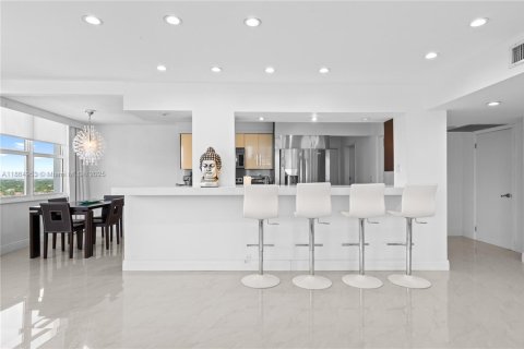 Condominio en venta en Hollywood, Florida, 3 dormitorios, 174.38 m2 № 1893126 - foto 2
