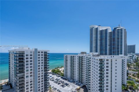 Condominio en venta en Hollywood, Florida, 3 dormitorios, 174.38 m2 № 1893126 - foto 5