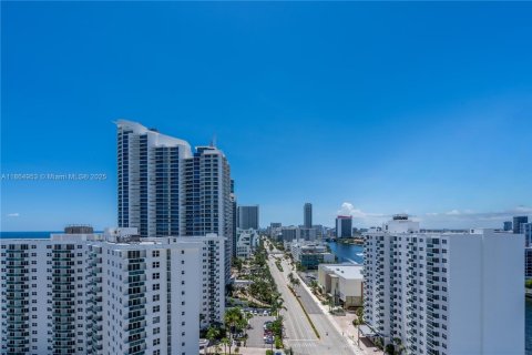 Condominio en venta en Hollywood, Florida, 3 dormitorios, 174.38 m2 № 1893126 - foto 12