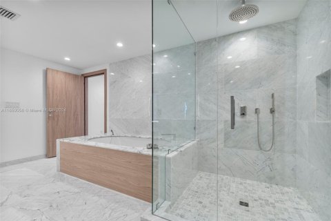 Купить кондоминиум в Бей-Харбор-Айлендс, Флорида 3 спальни, 294.87м2, № 1694399 - фото 30
