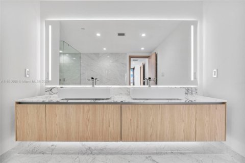 Купить кондоминиум в Бей-Харбор-Айлендс, Флорида 3 спальни, 294.87м2, № 1694399 - фото 27