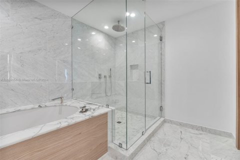 Купить кондоминиум в Бей-Харбор-Айлендс, Флорида 3 спальни, 294.87м2, № 1694399 - фото 28