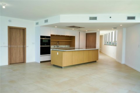 Купить кондоминиум в Бей-Харбор-Айлендс, Флорида 3 спальни, 294.87м2, № 1694399 - фото 12