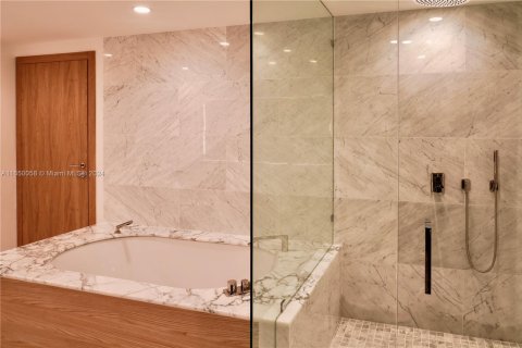 Купить кондоминиум в Бей-Харбор-Айлендс, Флорида 3 спальни, 294.87м2, № 1694399 - фото 15
