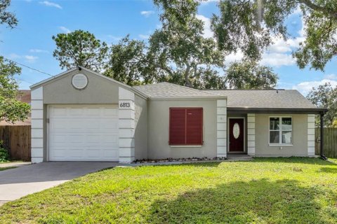 Villa ou maison à louer à Tampa, Floride: 3 chambres, 112.88 m2 № 1816910 - photo 1