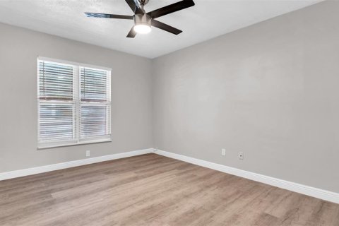 Villa ou maison à louer à Tampa, Floride: 3 chambres, 112.88 m2 № 1816910 - photo 13