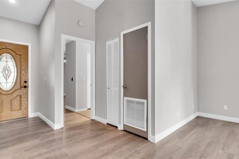 Villa ou maison à louer à Tampa, Floride: 3 chambres, 112.88 m2 № 1816910 - photo 5