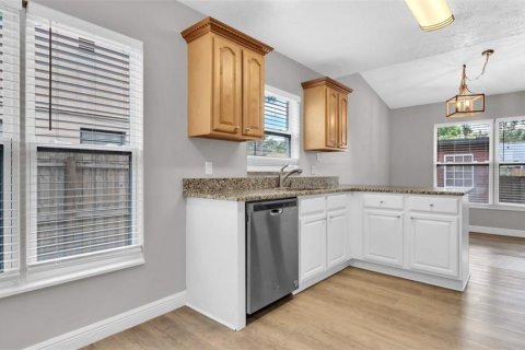 Villa ou maison à louer à Tampa, Floride: 3 chambres, 112.88 m2 № 1816910 - photo 10
