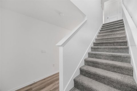 Townhouse in Ruskin, Florida 3 bedrooms, 136.01 sq.m. № 2393439 - photo 16