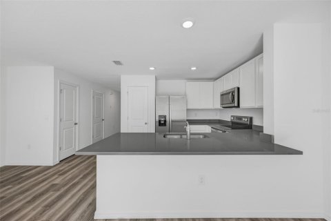 Townhouse in Ruskin, Florida 3 bedrooms, 136.01 sq.m. № 2393439 - photo 9