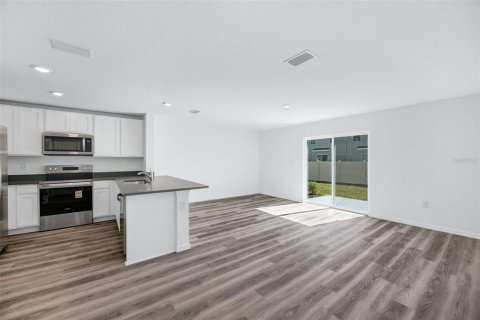 Townhouse in Ruskin, Florida 3 bedrooms, 136.01 sq.m. № 2393439 - photo 8