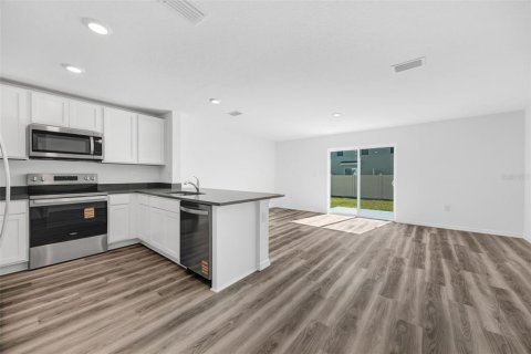 Townhouse in Ruskin, Florida 3 bedrooms, 136.01 sq.m. № 2393439 - photo 2