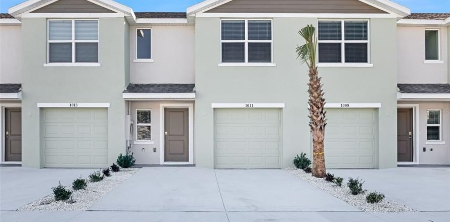 Townhouse in Ruskin, Florida 3 bedrooms, 136.01 sq.m. № 2393439