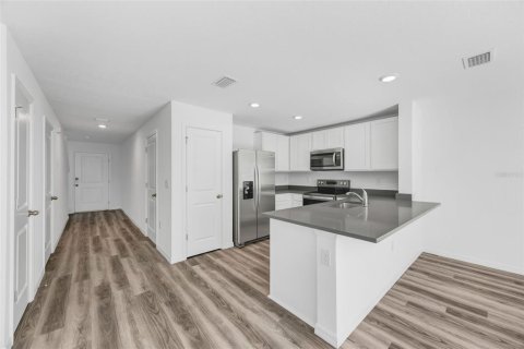 Townhouse in Ruskin, Florida 3 bedrooms, 136.01 sq.m. № 2393439 - photo 4