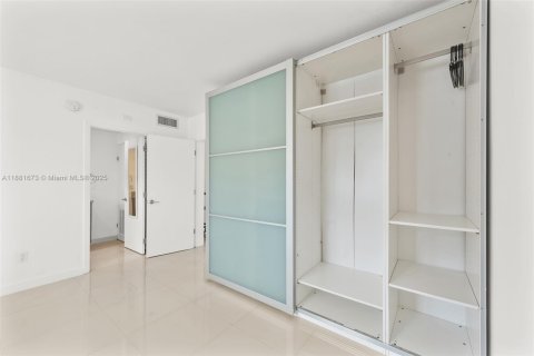 Снять в аренду кондоминиум в Майами, Флорида 1 спальня, 53.33м2, № 1977783 - фото 5