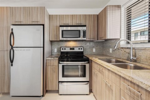 Снять в аренду кондоминиум в Майами, Флорида 1 спальня, 53.33м2, № 1977783 - фото 11