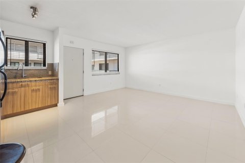 Снять в аренду кондоминиум в Майами, Флорида 1 спальня, 53.33м2, № 1977783 - фото 12