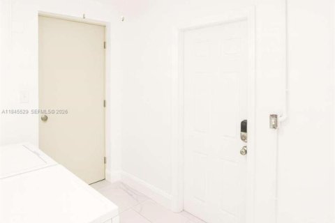 House in Fort Lauderdale, Florida 3 bedrooms, 97.55 sq.m. № 2153704 - photo 7