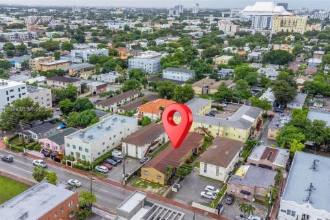 Propiedad comercial en venta en Miami, Florida, 333.7 m2 № 2039952 - foto 26