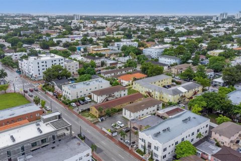 Propiedad comercial en venta en Miami, Florida, 333.7 m2 № 2039952 - foto 27