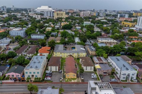 Propiedad comercial en venta en Miami, Florida, 333.7 m2 № 2039952 - foto 25