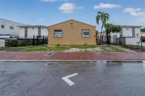 Propiedad comercial en venta en Miami, Florida, 333.7 m2 № 2039952 - foto 6