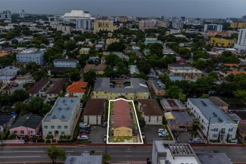 Propiedad comercial en venta en Miami, Florida, 333.7 m2 № 2039952 - foto 24