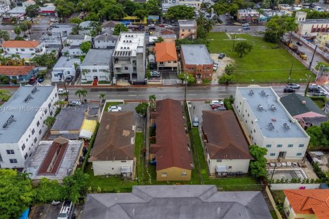 Propiedad comercial en venta en Miami, Florida, 333.7 m2 № 2039952 - foto 30