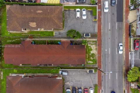 Propiedad comercial en venta en Miami, Florida, 333.7 m2 № 2039952 - foto 22