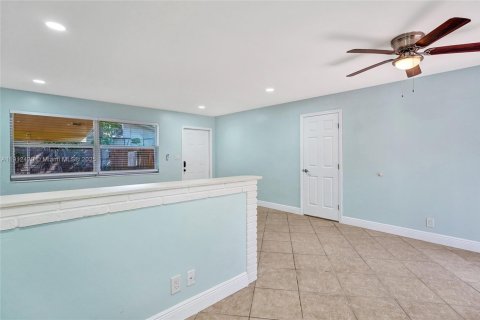 Villa ou maison à louer à Fort Lauderdale, Floride: 1 chambre, 193.89 m2 № 1966851 - photo 13