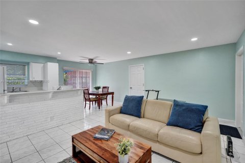 Villa ou maison à louer à Fort Lauderdale, Floride: 1 chambre, 193.89 m2 № 1966851 - photo 21