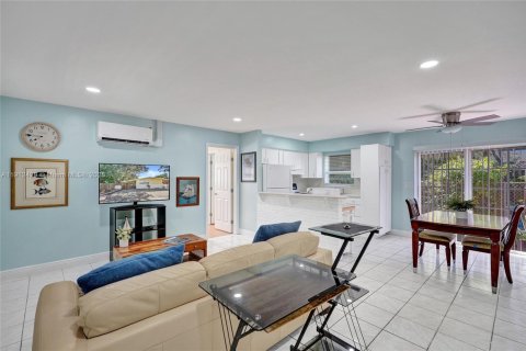 Villa ou maison à louer à Fort Lauderdale, Floride: 1 chambre, 193.89 m2 № 1966851 - photo 18