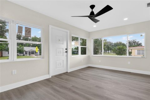 Купить коммерческую недвижимость в Винтер-Парк, Флорида 5 спален, 229.65м2, № 2135449 - фото 3