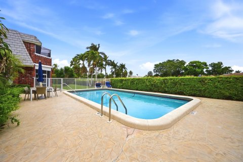 Condo in Atlantis, Florida, 2 bedrooms  № 2146745 - photo 27