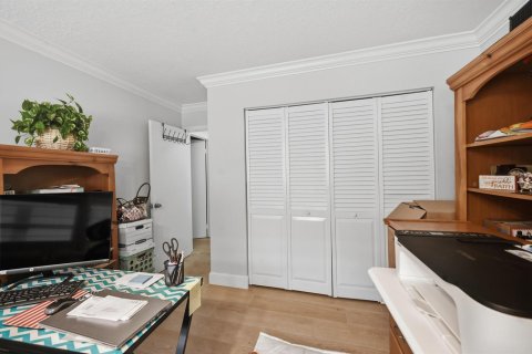 Condo in Atlantis, Florida, 2 bedrooms  № 2146745 - photo 22