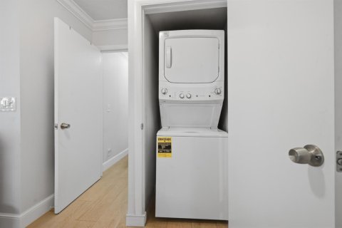 Condo in Atlantis, Florida, 2 bedrooms  № 2146745 - photo 25