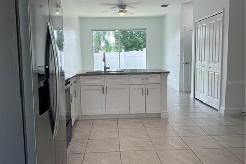 Appartement à louer à Kissimmee, Floride: 3 chambres, 122.17 m2 № 1826545 - photo 11