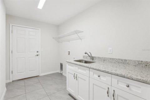 Купить виллу или дом в Саммерфилд, Флорида 7 комнат, 165.09м2, № 1528117 - фото 11