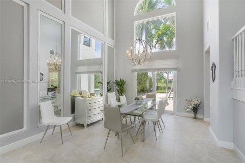 Villa ou maison à louer à Boca Raton, Floride: 5 chambres, 311.04 m2 № 1945874 - photo 12