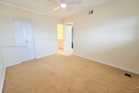 Condo in Highland Beach, Florida, 2 bedrooms  № 2027103 - photo 26
